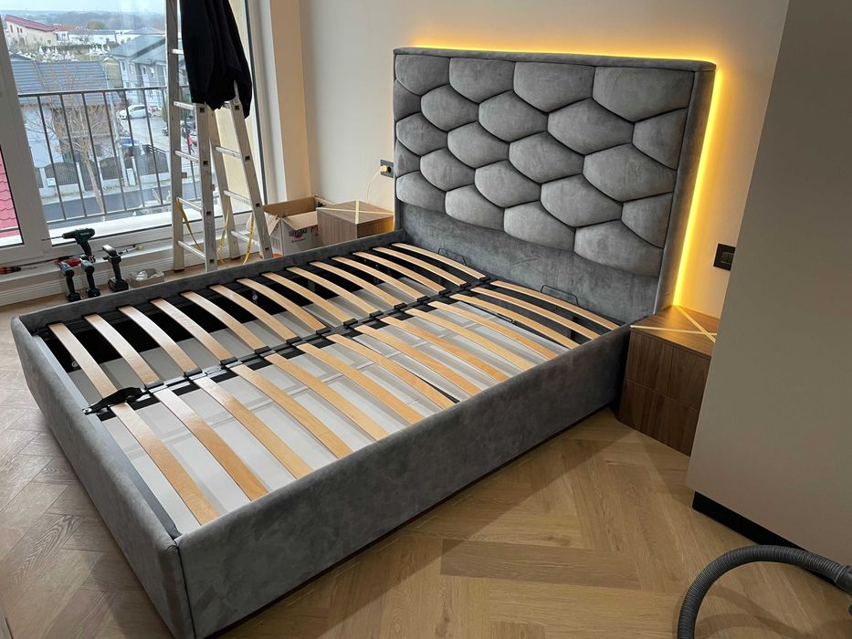 Dormitor/Paturi tapitate