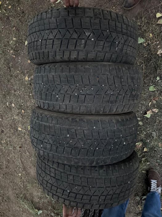 Продам шимние шины размер Р-28, 235/50