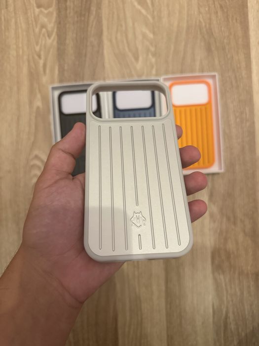 Huse stil Rimowa iphone 17 pro si 17 pro max