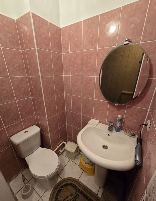 Продаётся 4-комнатный дом в центре города