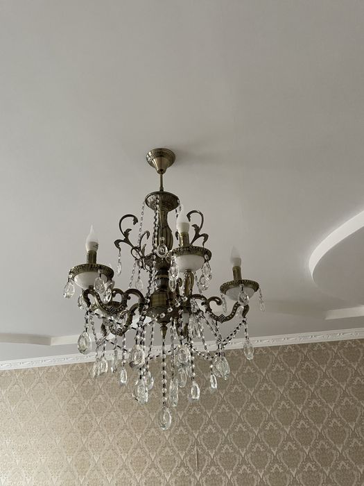 Продается Люстрю