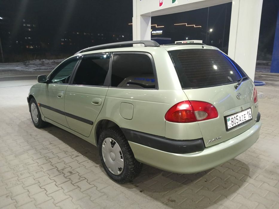 Продаю Тайота Авенсис