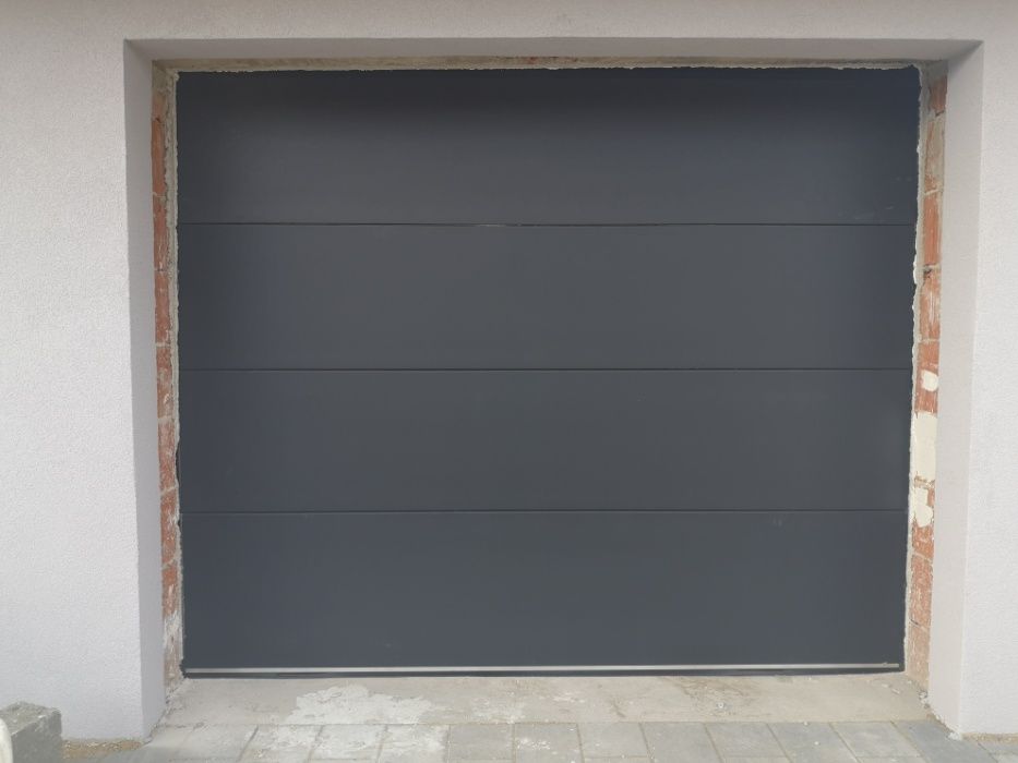 Usi garaj sectionale si tip rulou