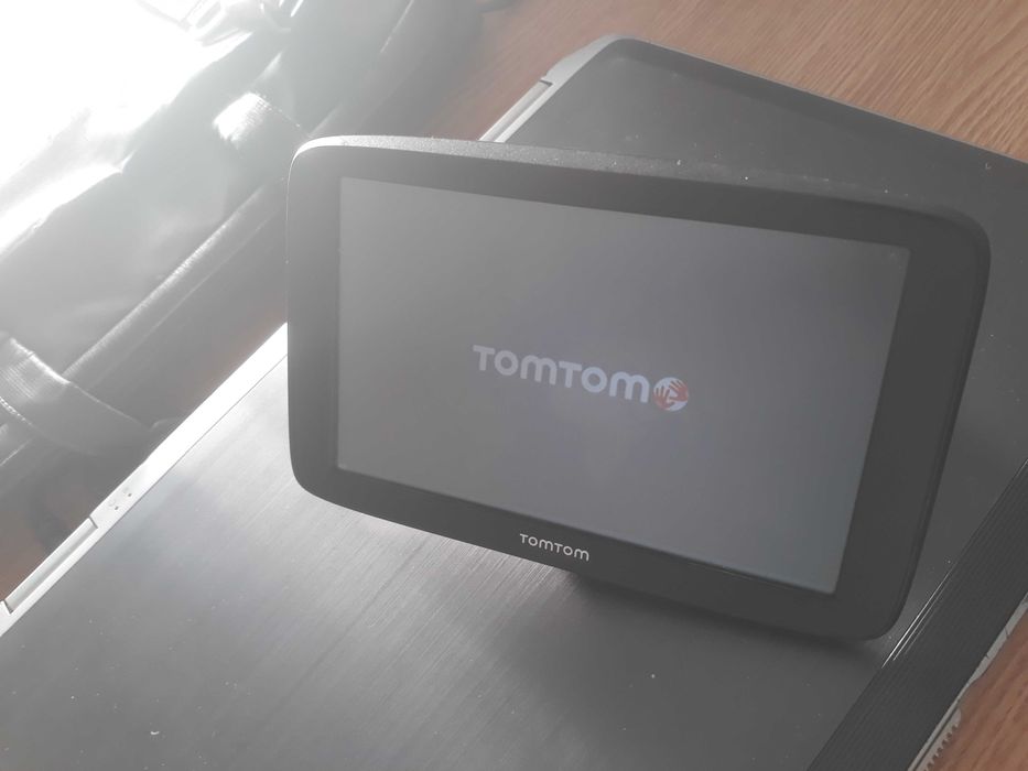 GPS Tomtom Go Basic si Garmin Drive harti pe viata, trafic online