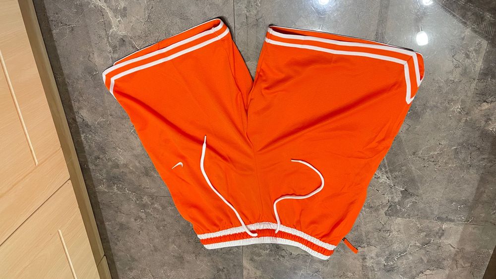 Къси панталони NIKE чисто нови