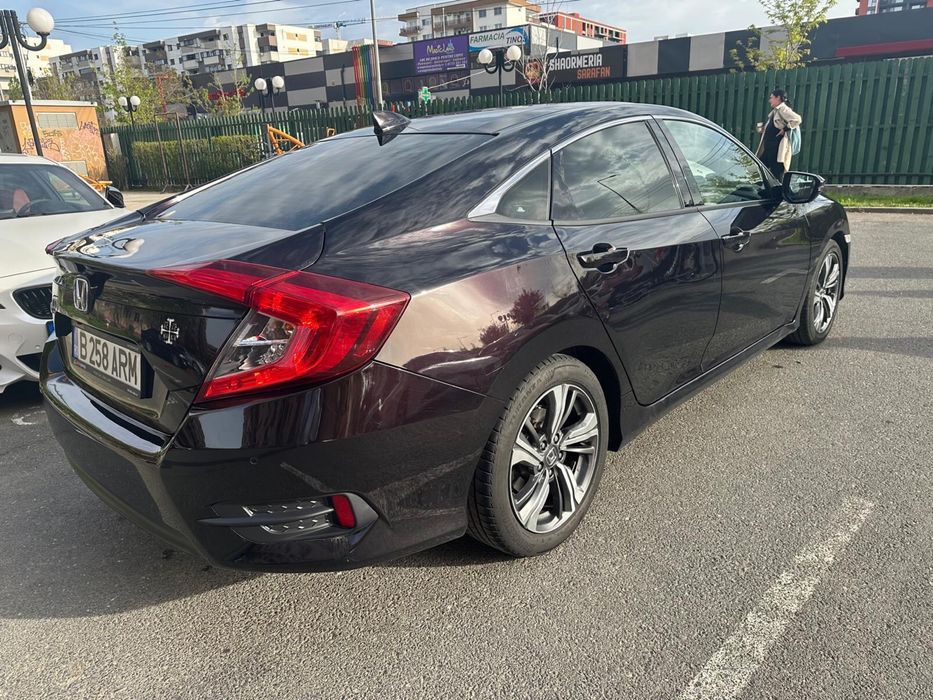 Honda Civic Sedan 1.5 VTEC TURBO 182 CP|Automata