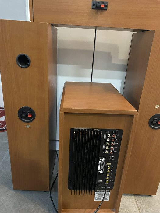 Тонколони Luxeon две високи, среда и субуфер