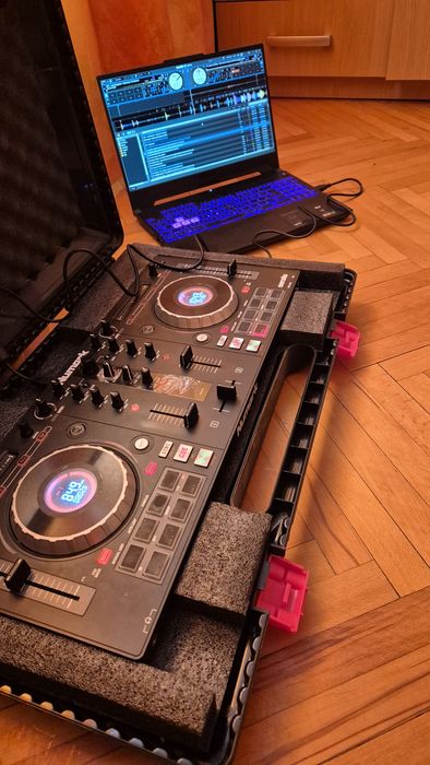 Consola dj Numark platinum + case dedicat