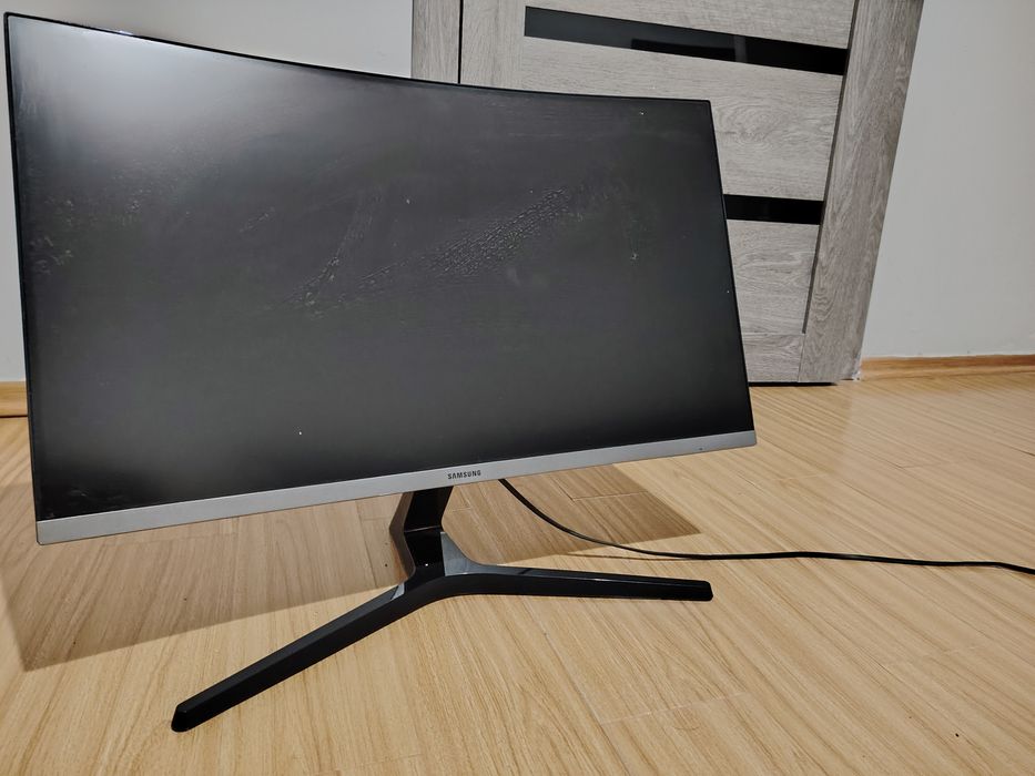 Монитор Samsung 27 дюймов изогнутый