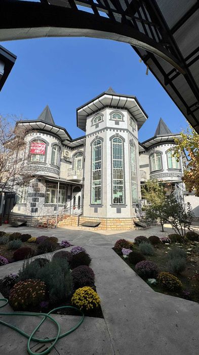 ПРОДАЕТСЯ ДОМ Ор.р: Российское посольство  6,8 Соток 8 Комната