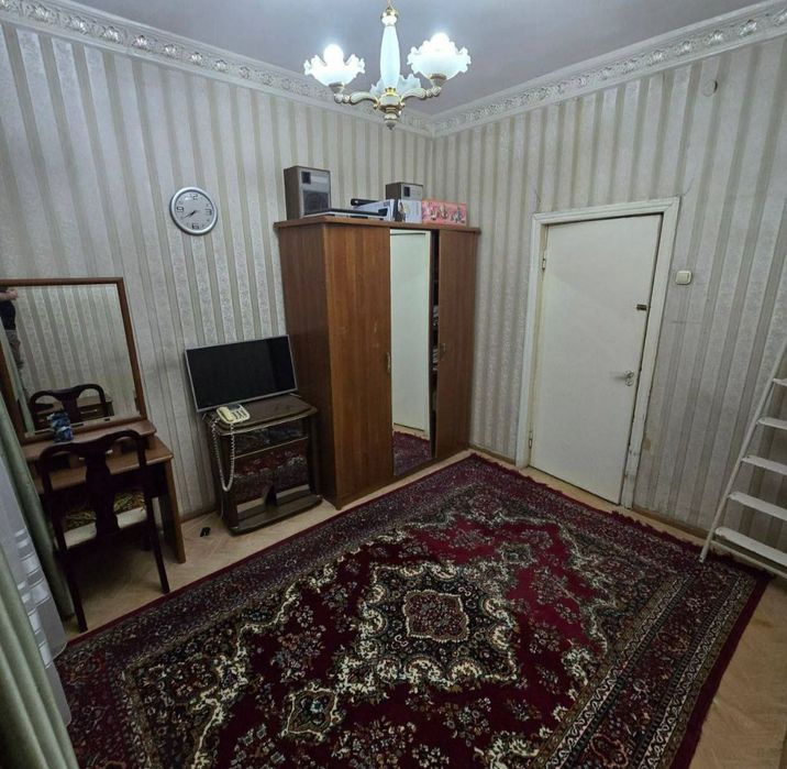 Квартира продаётся Чиланзар 1 квартал 2/3/4 высокопотолочка