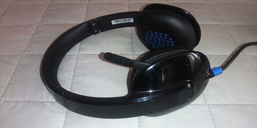 Слушалки с микрофон Plantronics и Logitech