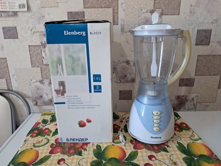 Продаётся блендер Elenberg  в отличном рабочем состоянии.