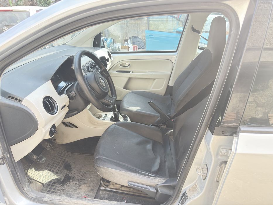Volkswagen up 2015