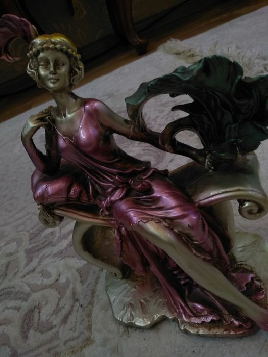 Dekorativni  Fransuz ayol xaykali