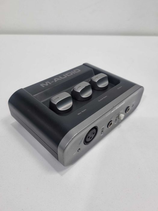 Звуковая карта m-audio fast track