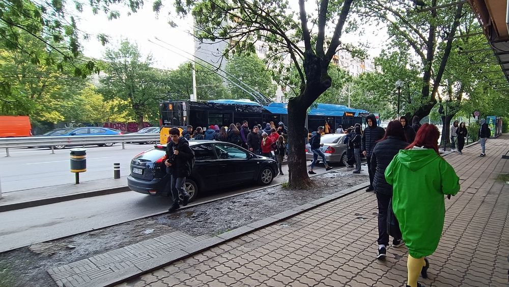 Дава се под наем Магазин в София, Света Троица - 25 кв.м за 1530 € - Снимка #2