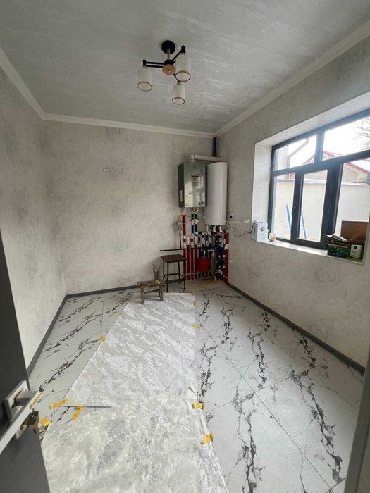 участка сотилади юнусобод бодомзор 2 сотик 2 этаж 8 хона