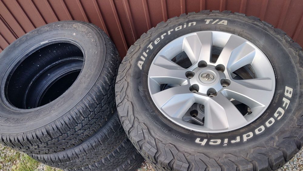 Vând jante originale Toyota Hilux265/65/17 și 265/60/18
