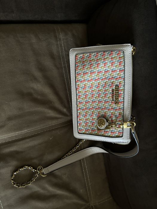 Дамска чанта Guess