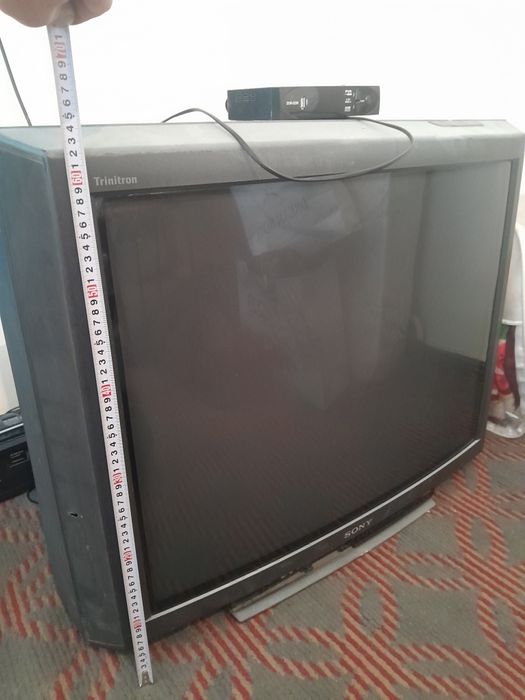 Televizor sotiladi