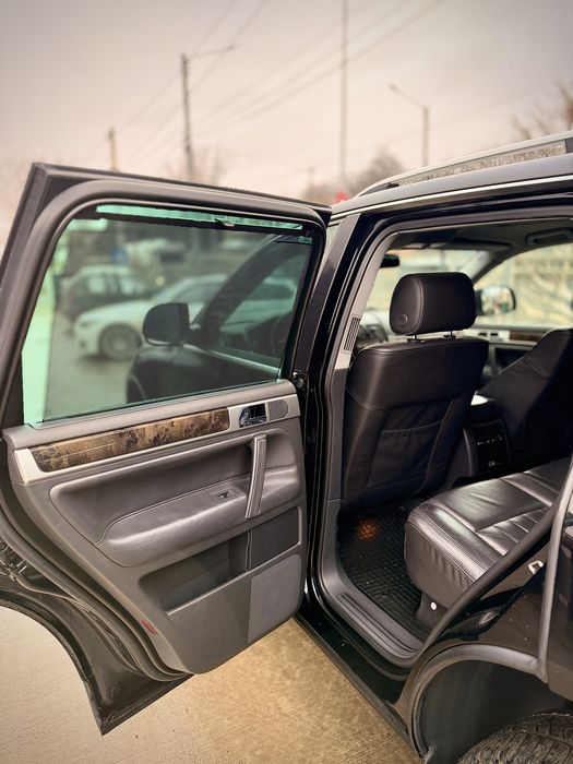 Touareg 2.5 BPE automat pe arcuri