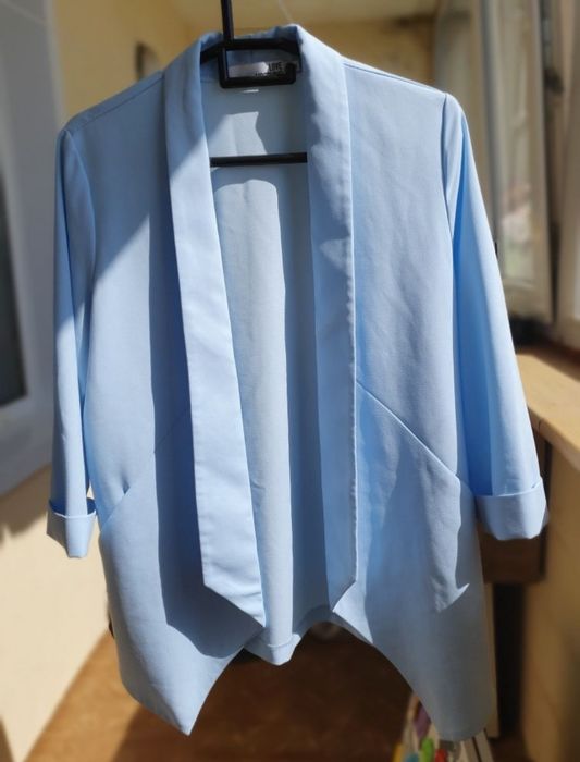 Продам костюмы и брюки