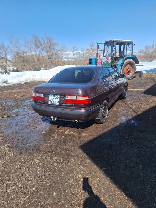 Продам срочно карину е