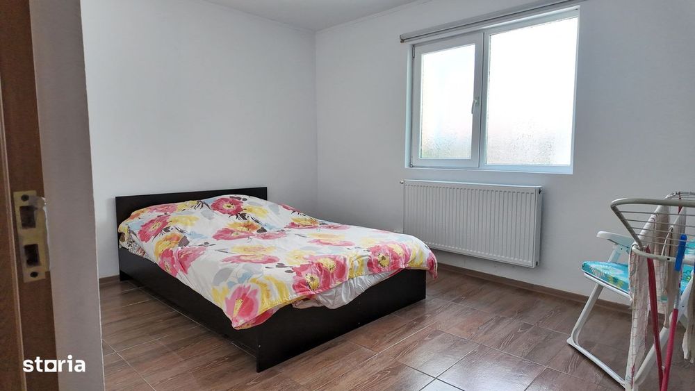 Vindem casa in Lumina