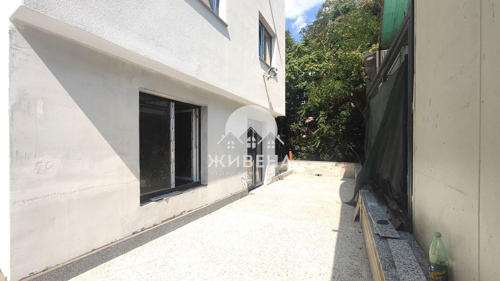 Продава се Тристаен апартамент в Варна, Базар Левски - 83 кв.м за 1280 €/кв.м - Снимка #1