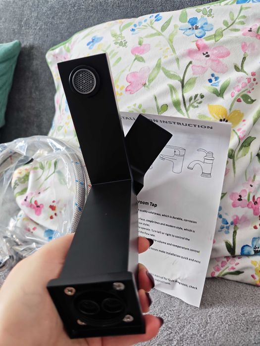Baterie lavoar cu ventil Pop-Up și furtunuri – negru mat, set complet