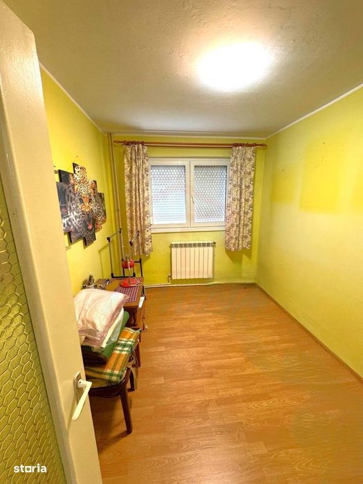 75.000 euro, 3 camere, Centru, etaj 3/4