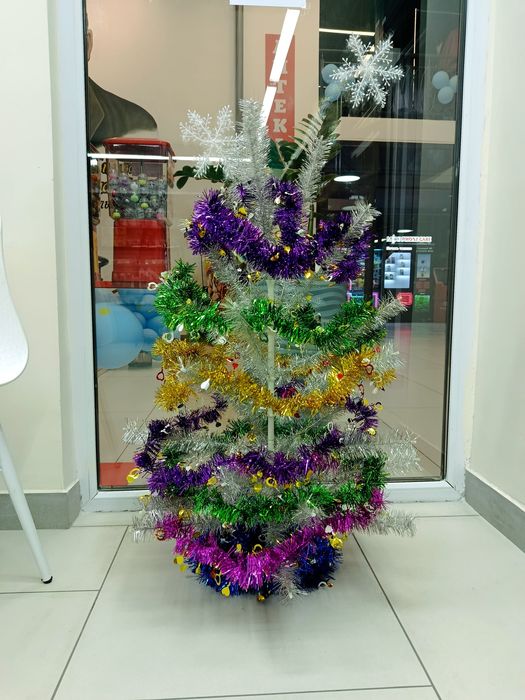 Срочно продам, ёлку серебро. За 10000