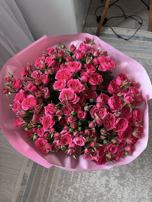 Продам букет кустовых роз