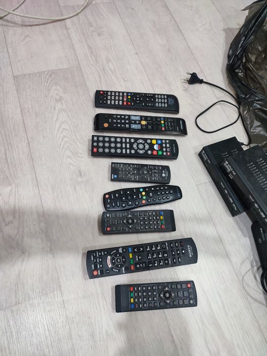 Пульты приставка колонки