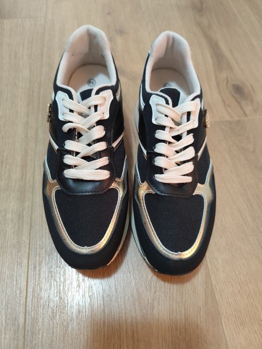 Дамски стилни маратонки