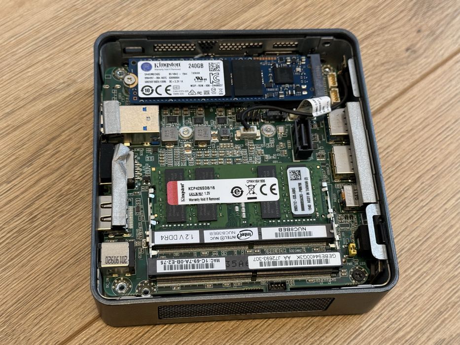 Mini PC Intel NUC NUC8i3BEK2 Intel Core i3-8109U, 16GB RAM, 240GB