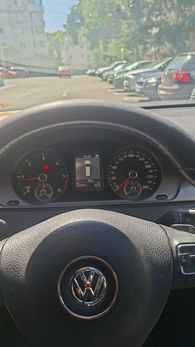 Vând Volkswagen Pasat