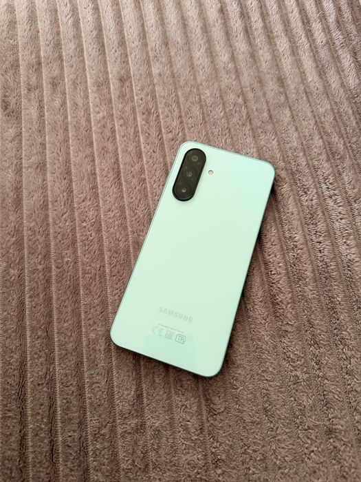 Самсунг а26 128гб