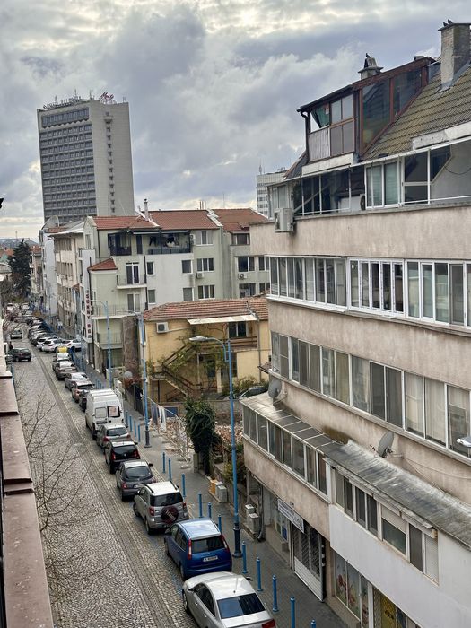 Апартамент за нощувки Супер център Бургас + Гараж