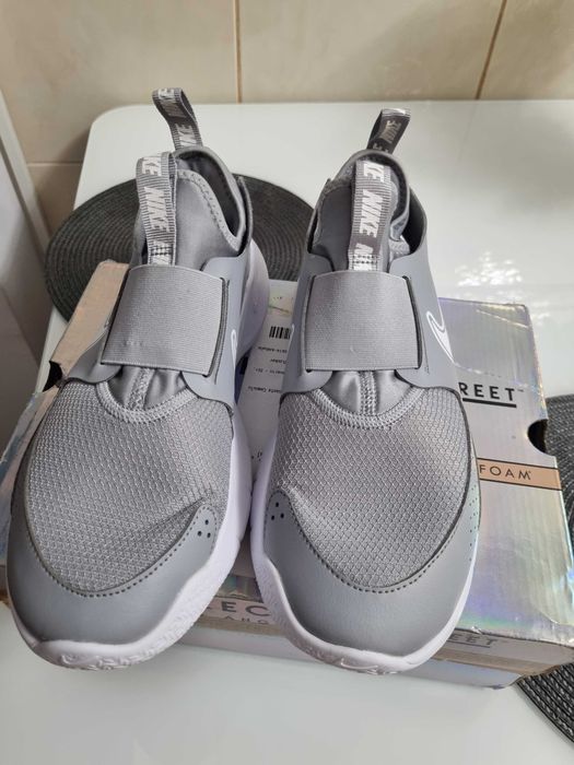Adidași Nike băieți originali noi nr. 40 in stare foarte bună