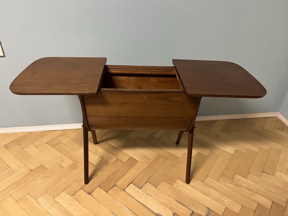 Помощна маса / 50-те