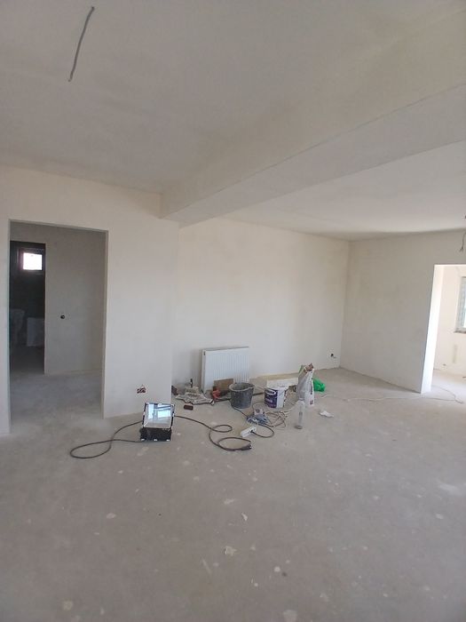 Echipă serioasă de 2–3 persoane, cu experiență în renovări interioare  parchet- Glet și îndreptarea pereților - Zugrăvit -Gresie-Faianță, Rigips