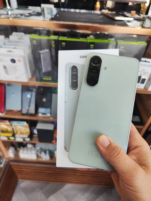 Samsung a55 va a56 telefonlari sotiladi