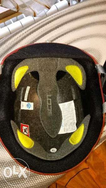 Продавам каска SCOTT