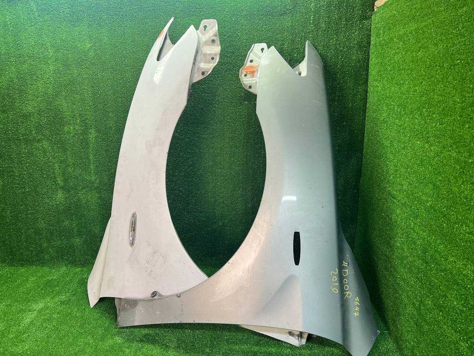 Крыло переднее на тойоту камри 40