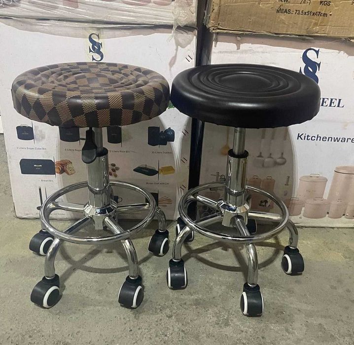 Стулчик на роликах