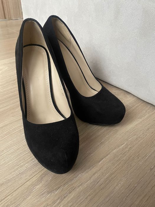 Черни обувки на ток