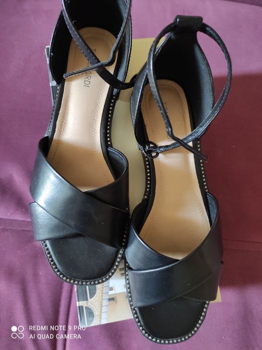 Босоножки женские