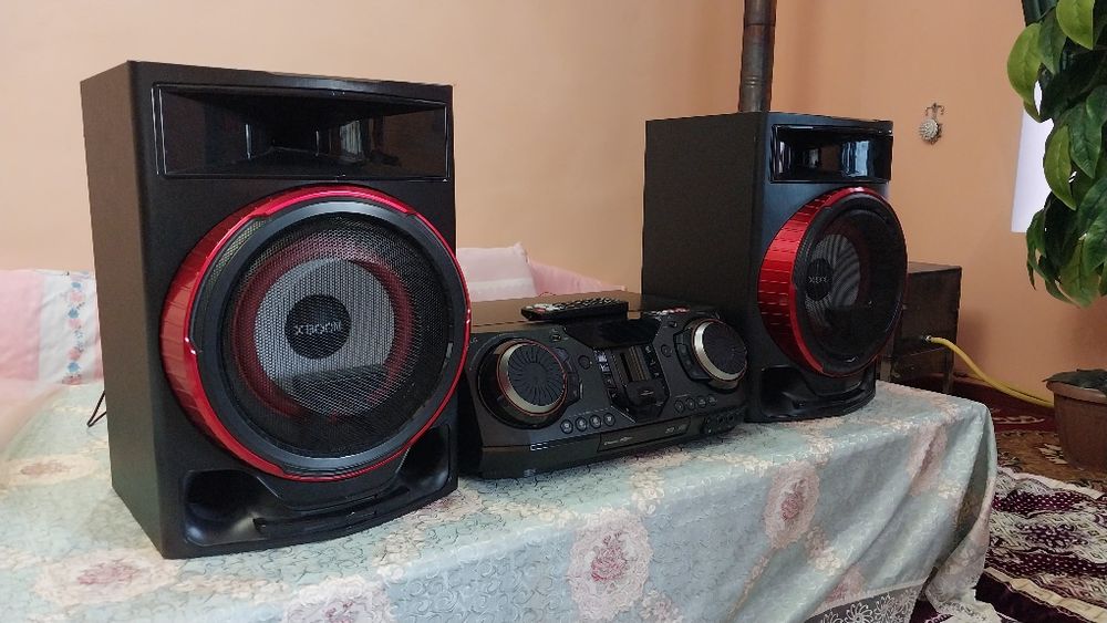 LG XBOOM CL87 RMS 2350W moshne madel